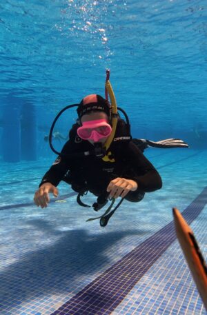 Try Scuba Diving Casares – Pool Introduction for Beginners