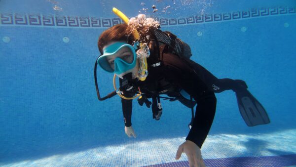 bautizo de buceo Casares en piscina