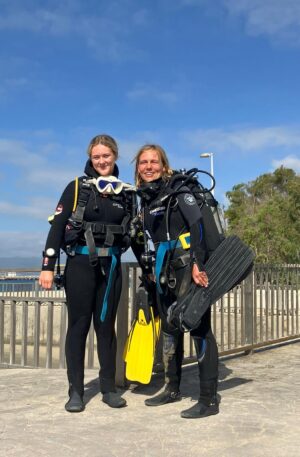 Exclusive 1-on-1 Private Scuba Experience (Málaga)
Take your first breaths underwater with the undivided attention of a professional instructor. This 4-hour premium experience is designed for those who want a calm, personalized, and safe introduction to scuba diving without the rush of a group.