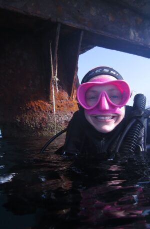 Exclusive 1-on-1 Private Scuba Experience (Málaga)
Take your first breaths underwater with the undivided attention of a professional instructor. This 4-hour premium experience is designed for those who want a calm, personalized, and safe introduction to scuba diving without the rush of a group.